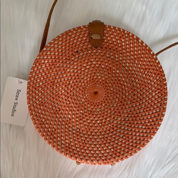 Handmade rattan round crossbody - Picture 1 of 4